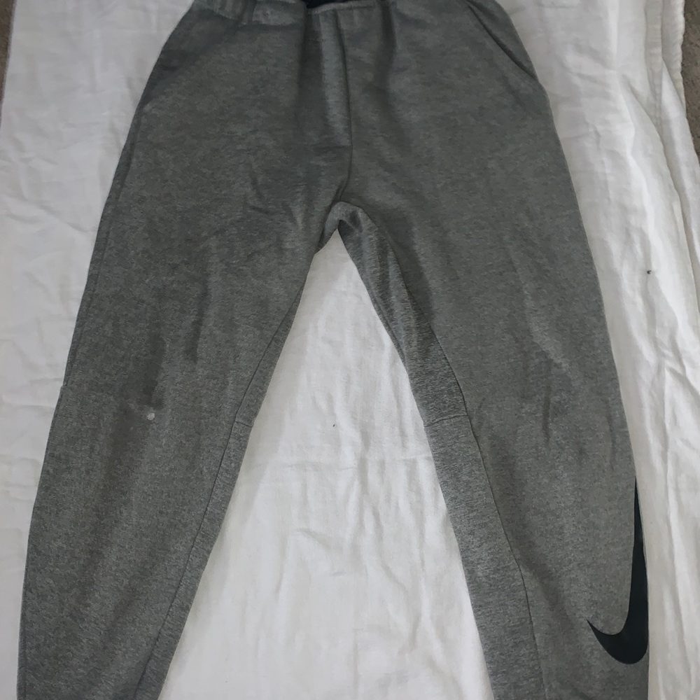 boys medium Nike sweatpants